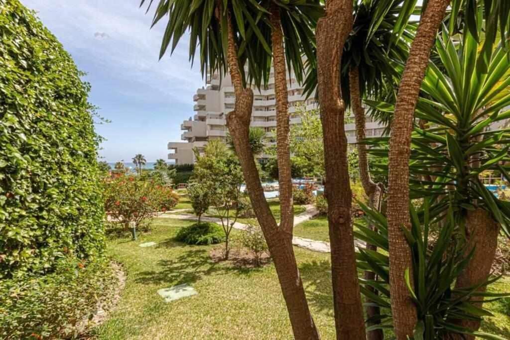 797 Holiday Rentals- Precioso Piso Con Vistas Al Jardin En Benalbeach Benalmádena Εξωτερικό φωτογραφία