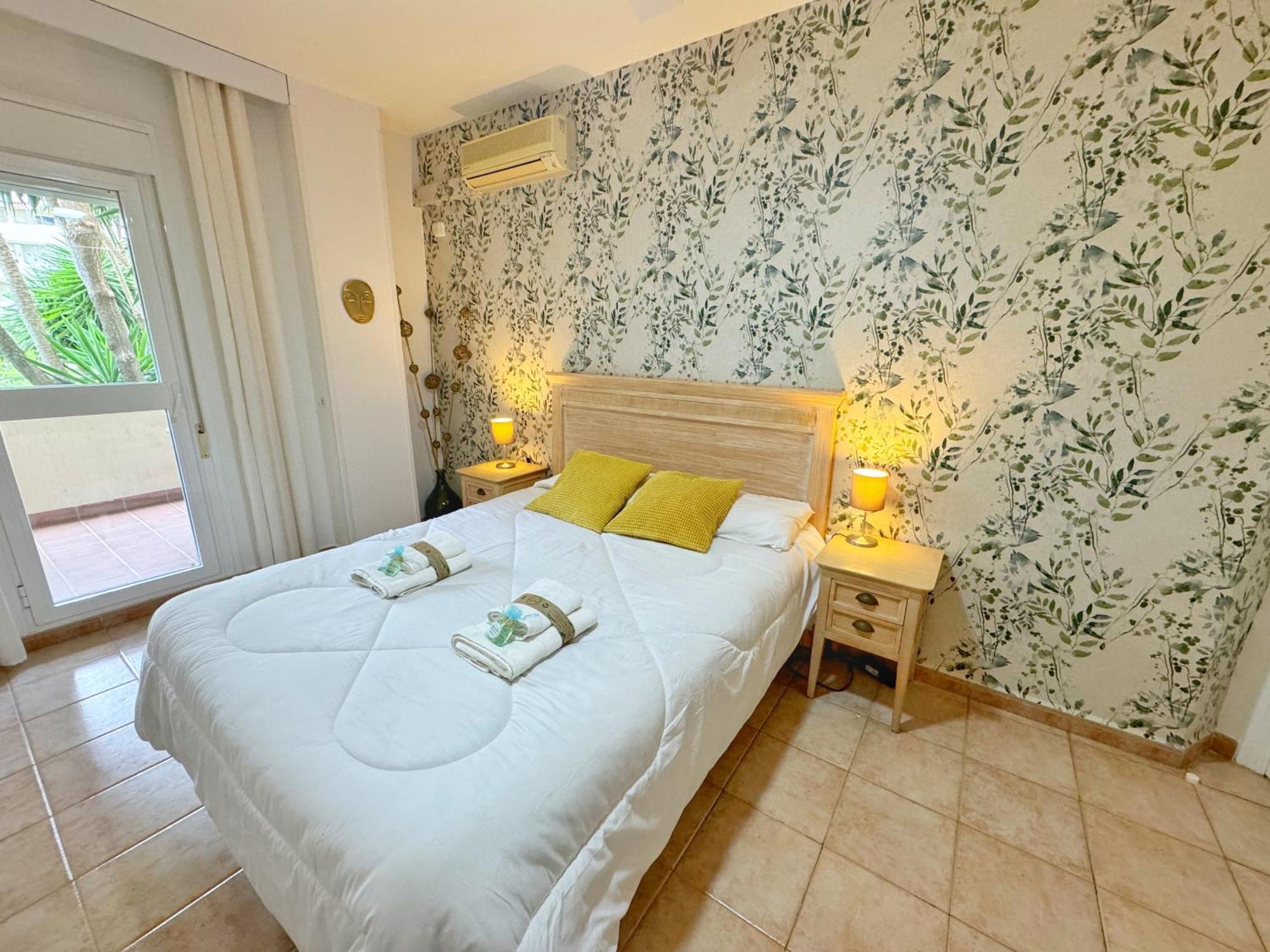 797 Holiday Rentals- Precioso Piso Con Vistas Al Jardin En Benalbeach Benalmádena Εξωτερικό φωτογραφία